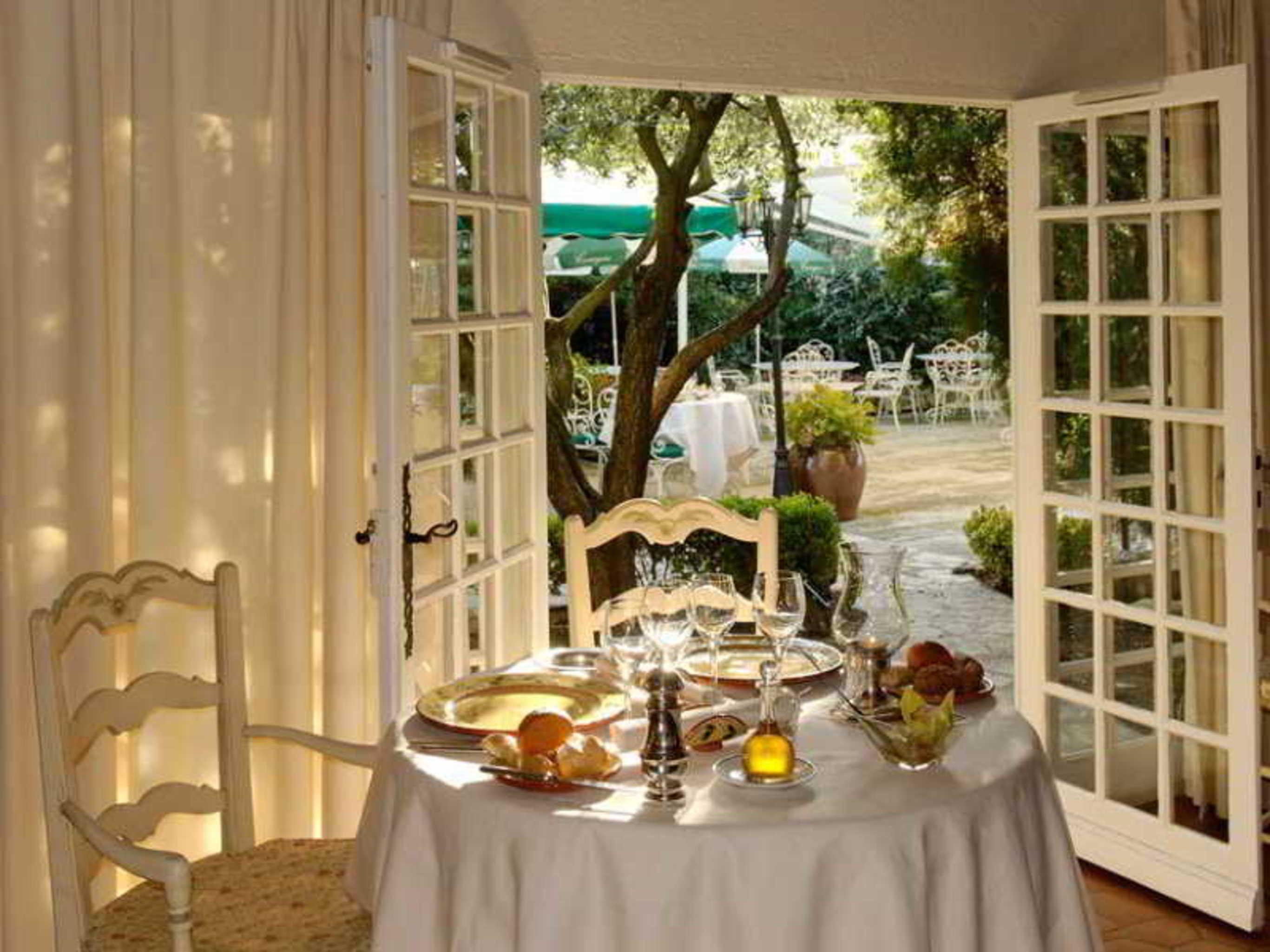 Auberge De Cassagne & Spa Le Pontet  Ristorante foto