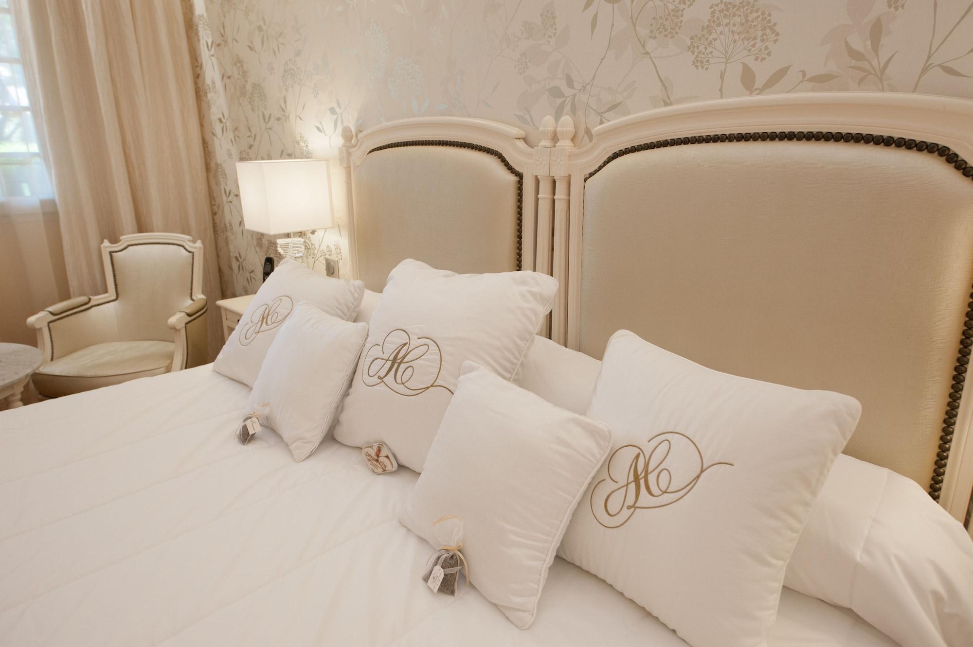 Auberge De Cassagne & Spa Le Pontet  Esterno foto