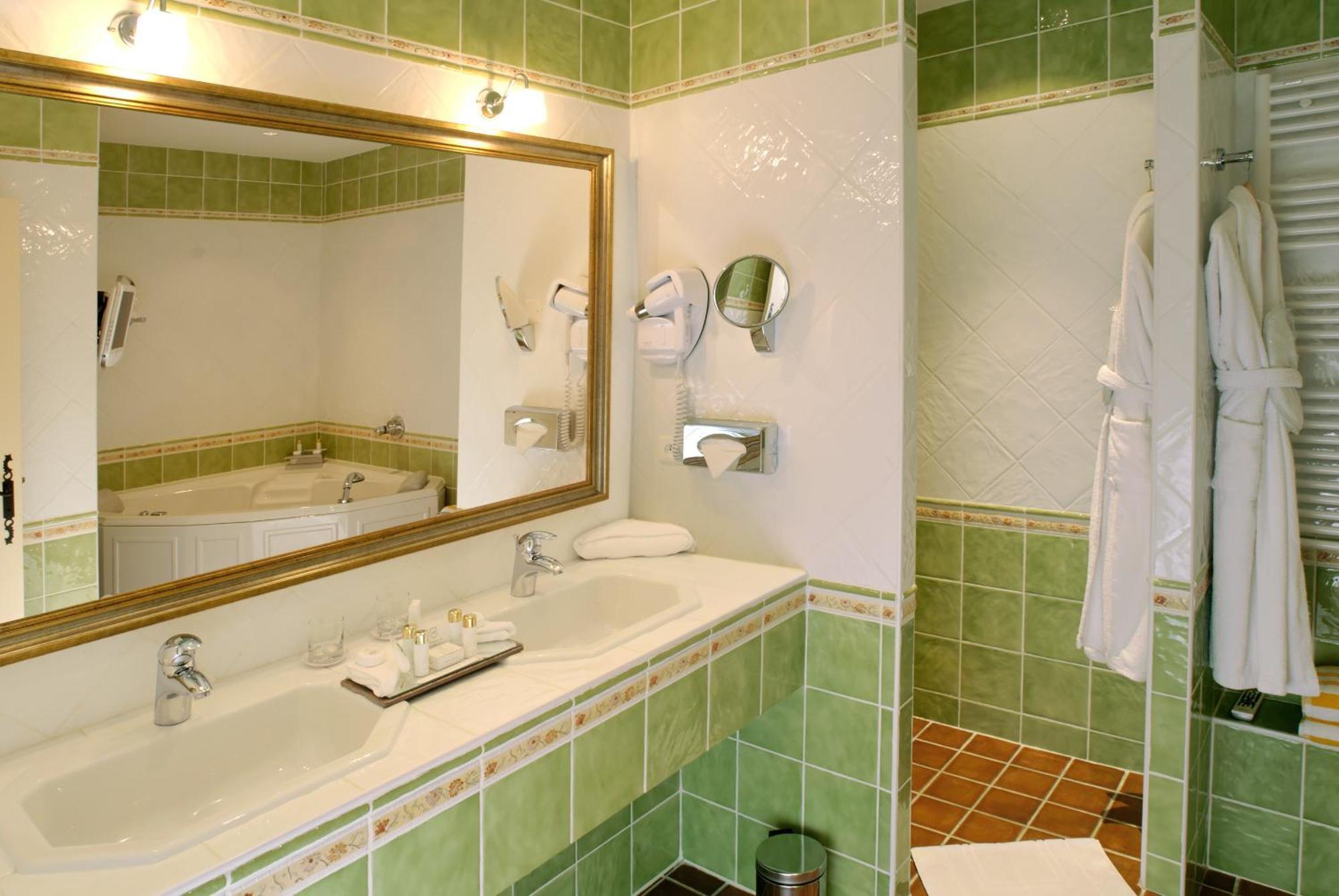 Auberge De Cassagne & Spa Le Pontet  Camera foto